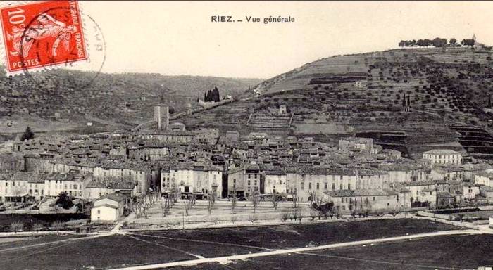 Une vieille carte postale de Riez
